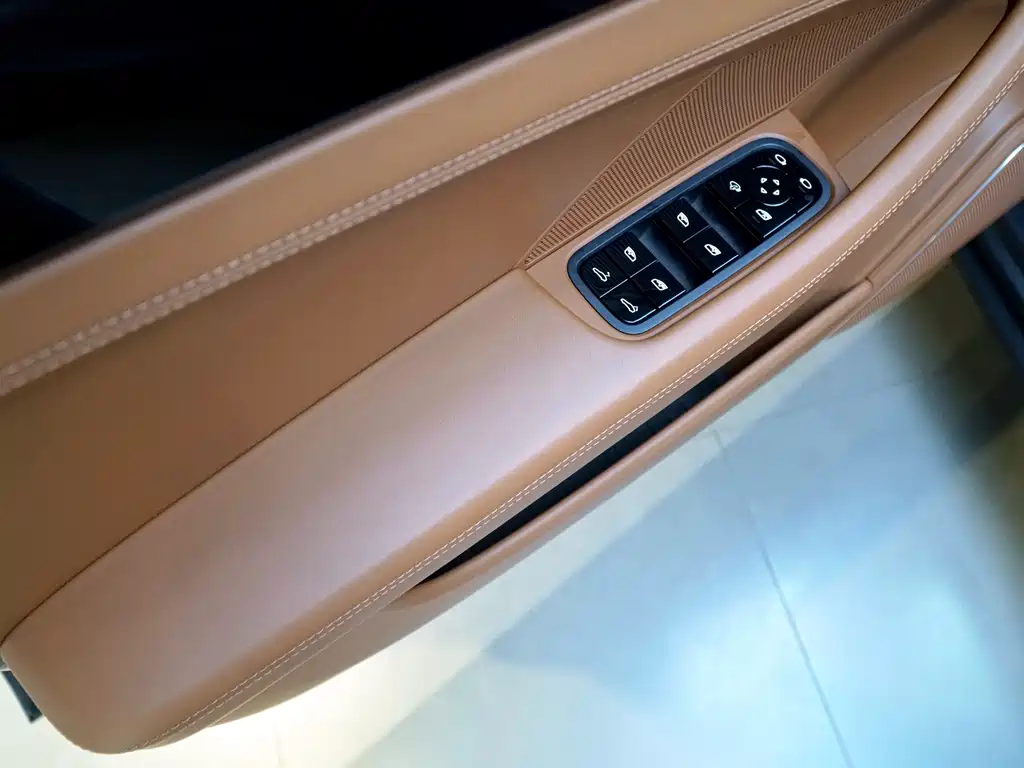Porsche Panamera 2020 — фото 14