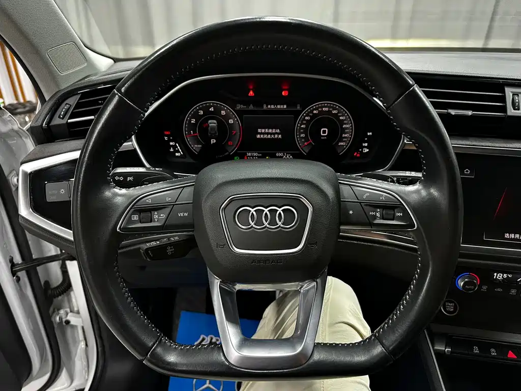 Audi Q3 2022 — фото 13