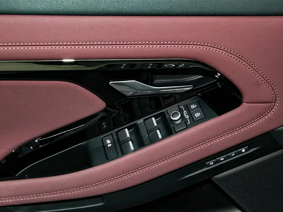 Land Rover Evoque 2025 — фото 23