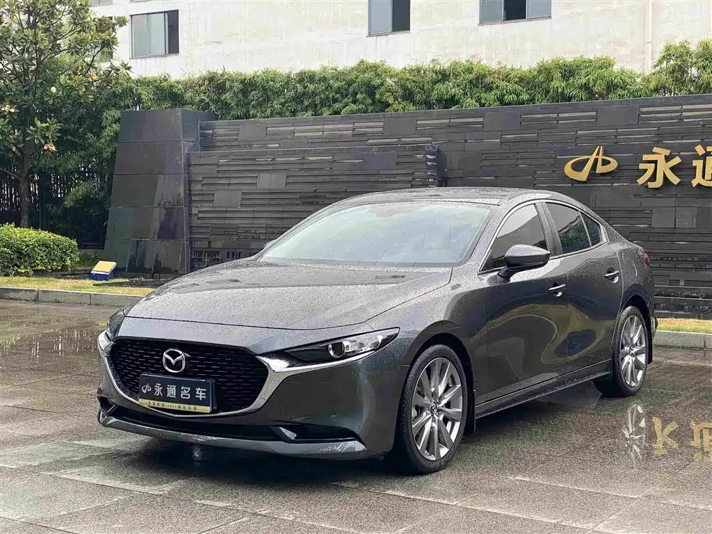 Mazda 3 Axela 2022 — фото 1