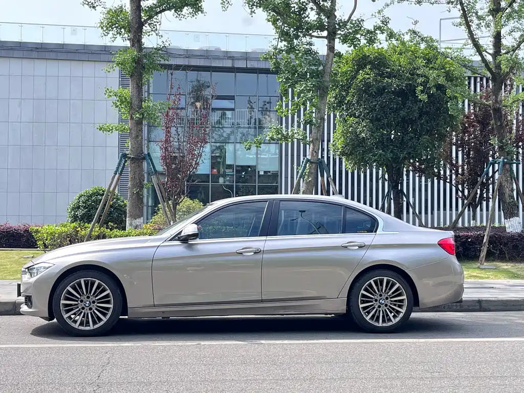 BMW 3 Series 2019 — фото 4
