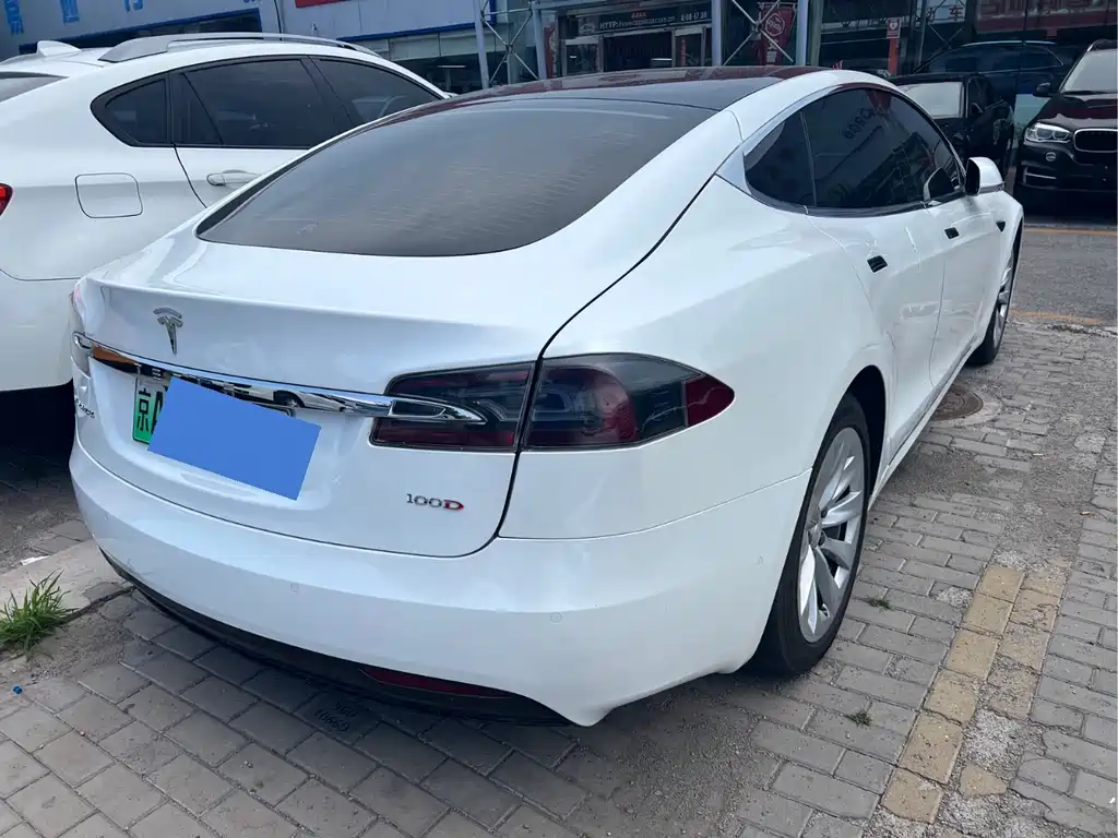 Tesla Model S 2019 — фото 4