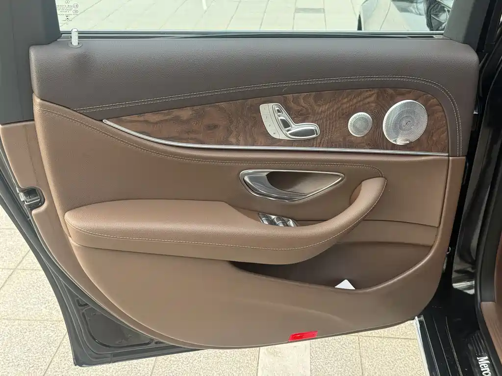 Mercedes-Benz E-Class 2020 — фото 9