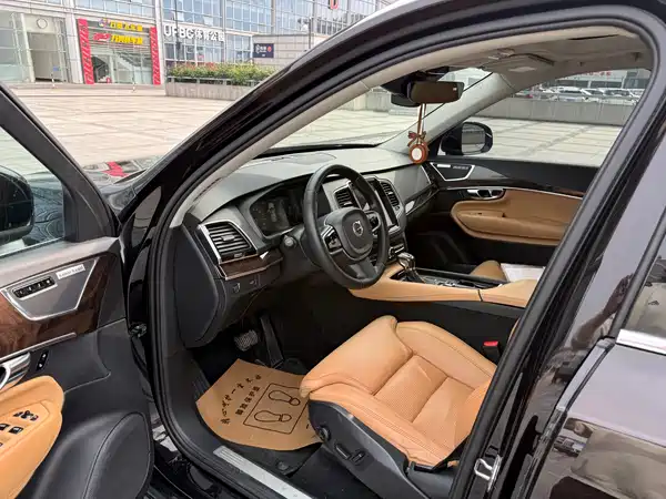 Volvo XC90 2015