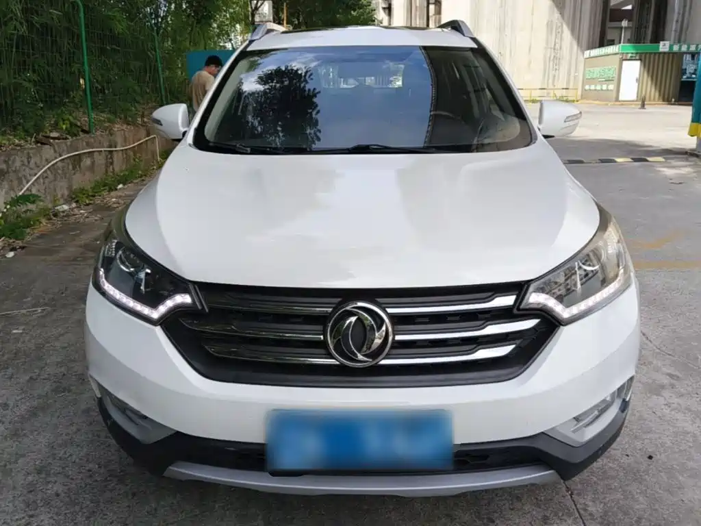 Dongfeng Fengshen AX7 2017 — фото 3