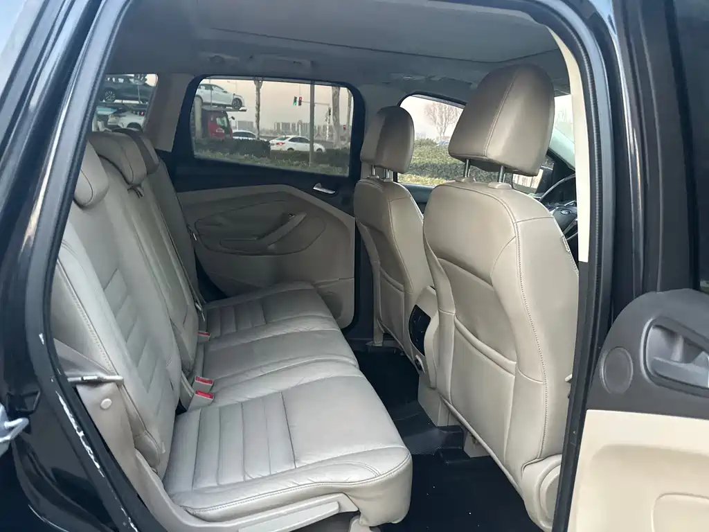 Ford Kuga 2015 — фото 16