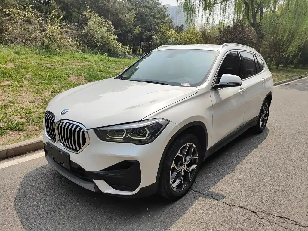 BMW X1 2021 — фото 1