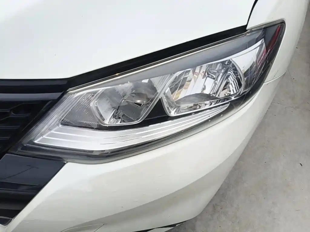 Nissan Tiida 2018 — фото 24