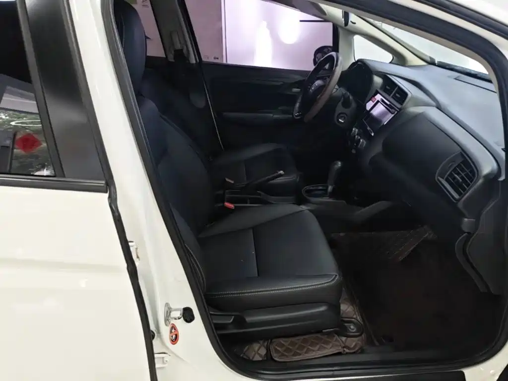 Honda Fit 2015 — фото 25