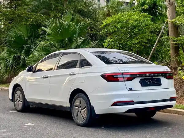 Venucia D60 EV 2022