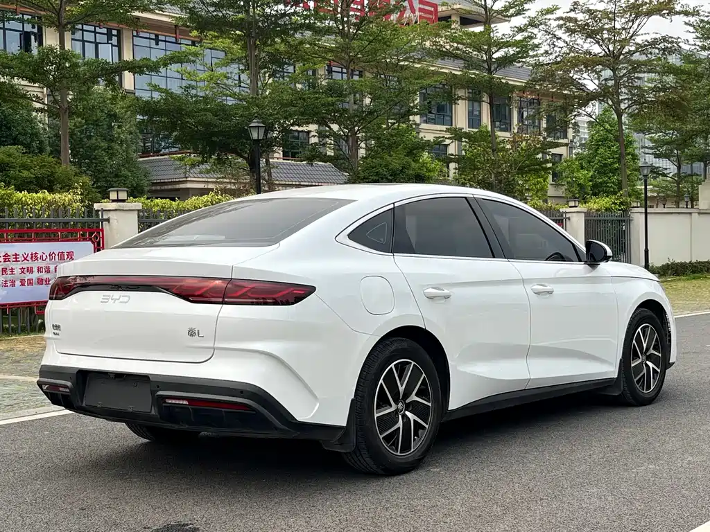 BYD Qin L 2025 — фото 16
