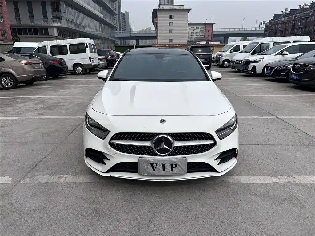 Mercedes-Benz A-Class 2019 — фото 2