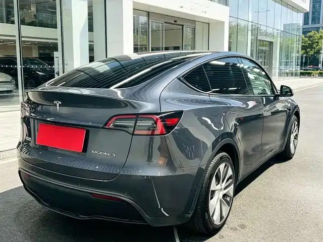 Tesla Model Y 2022 — фото 3