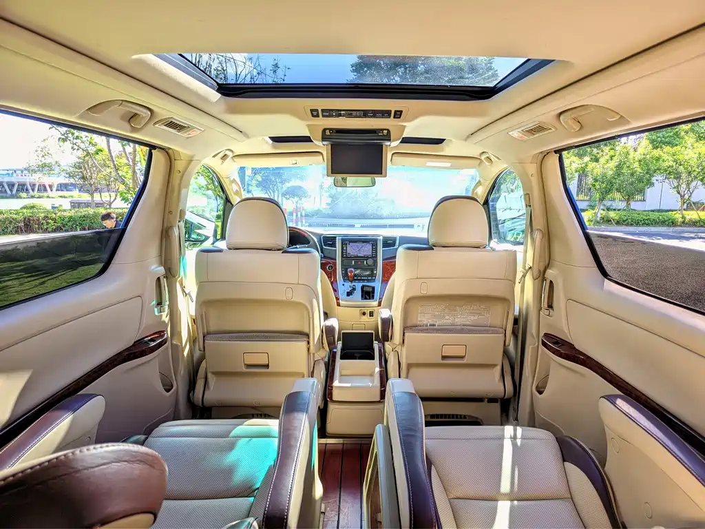 Toyota Alphard 2011 — фото 4