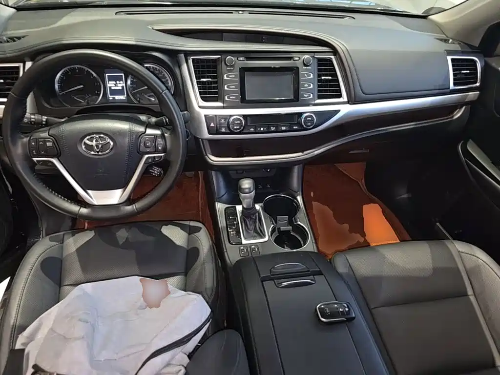 Toyota Highlander 2020 — фото 10