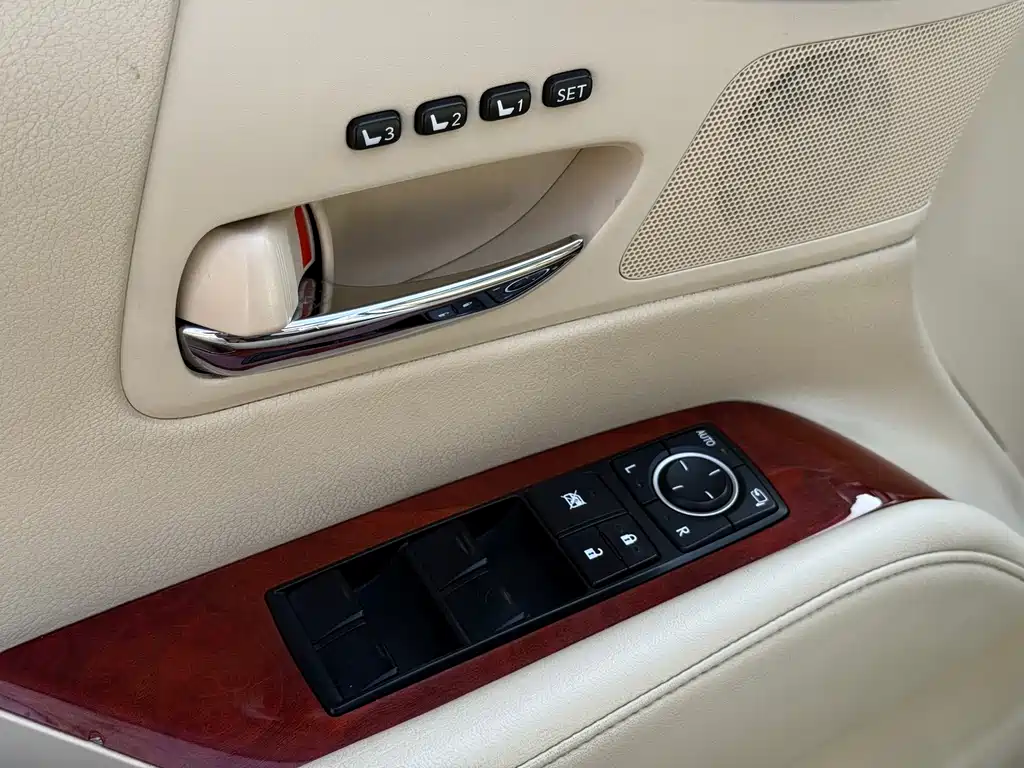 Lexus RX Classic 2010 — фото 13