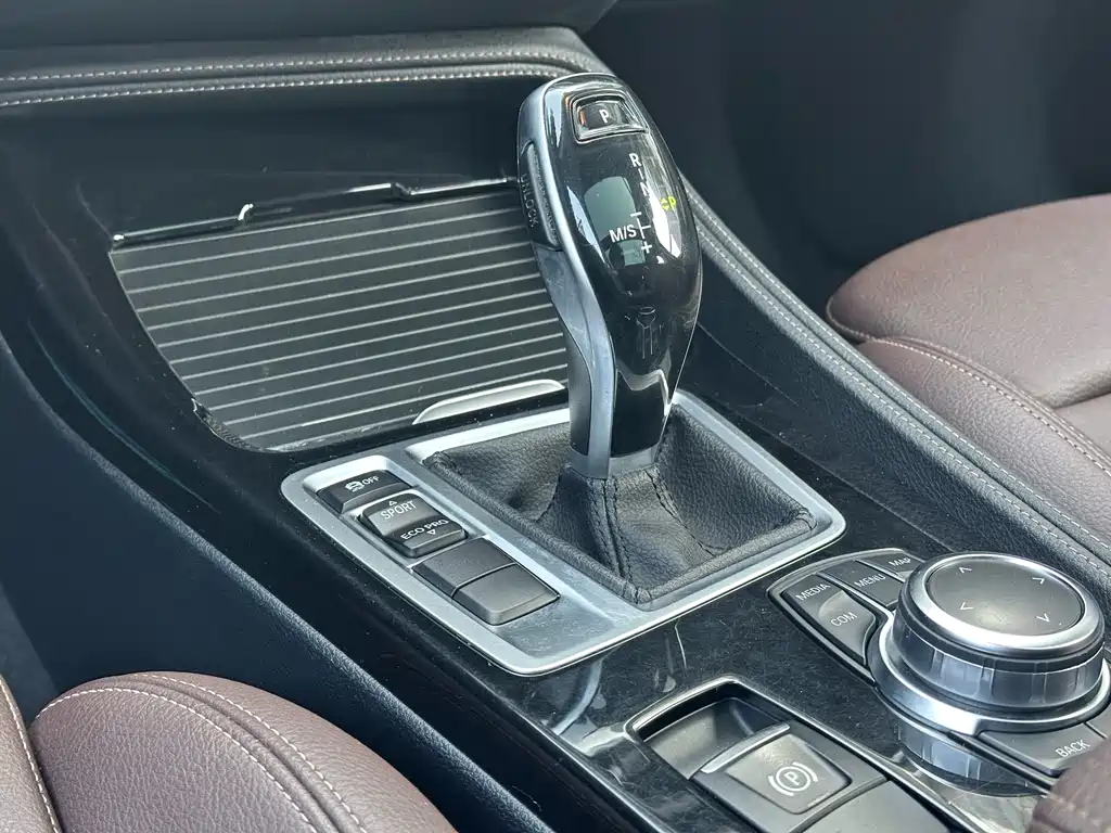 BMW 1 Series 2022 — фото 13