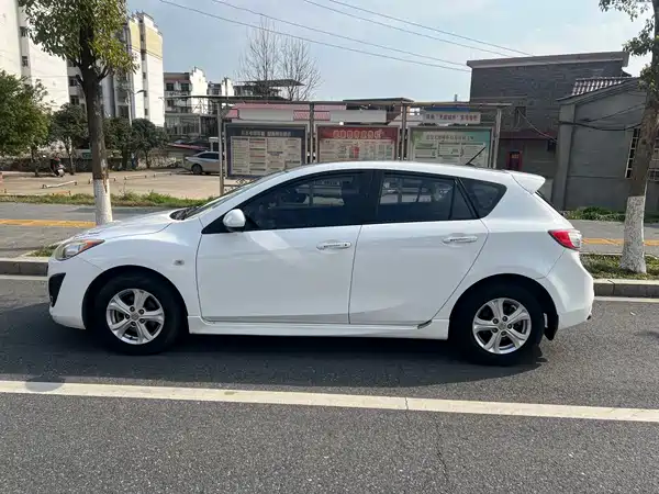 Mazda 3 Xingcheng 2013