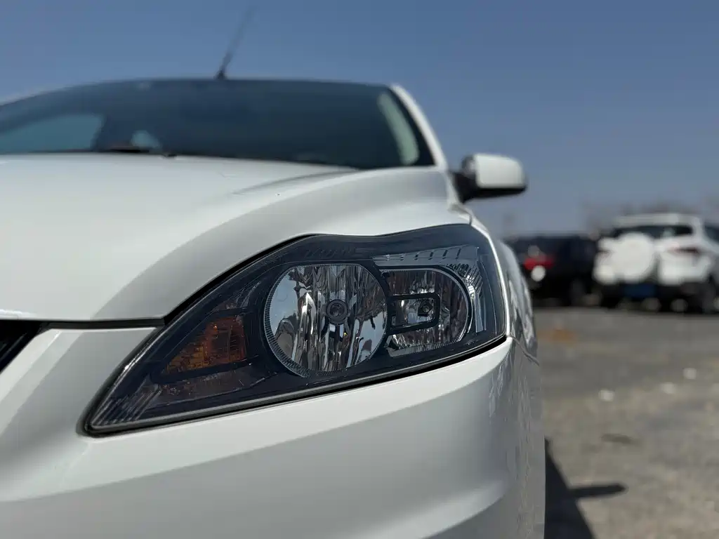Ford Focus 2014 — фото 11