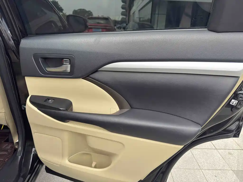 Toyota Highlander 2018 — фото 13