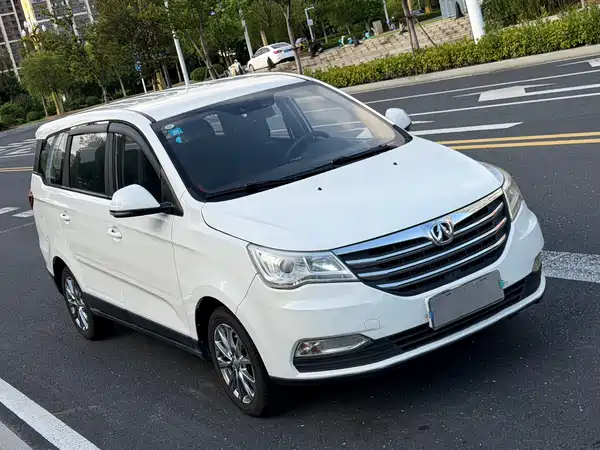BAIC M50F 2017