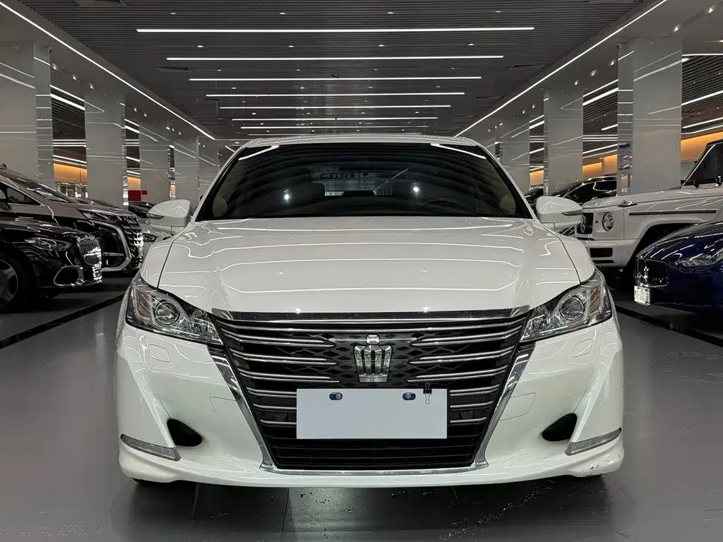 Toyota Crown 2016 — фото 2