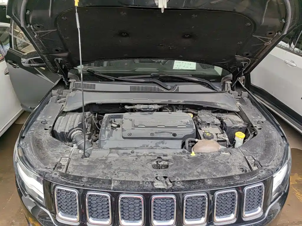 Jeep Compass 2018 — фото 20