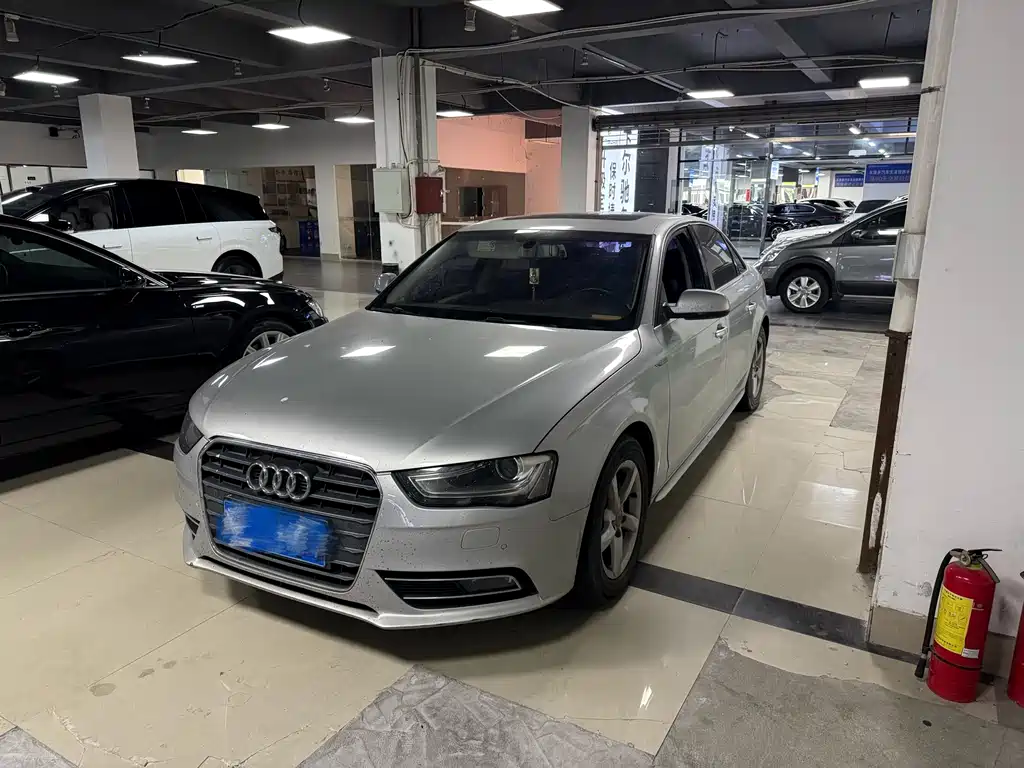 Audi A4L 2015 — фото 1