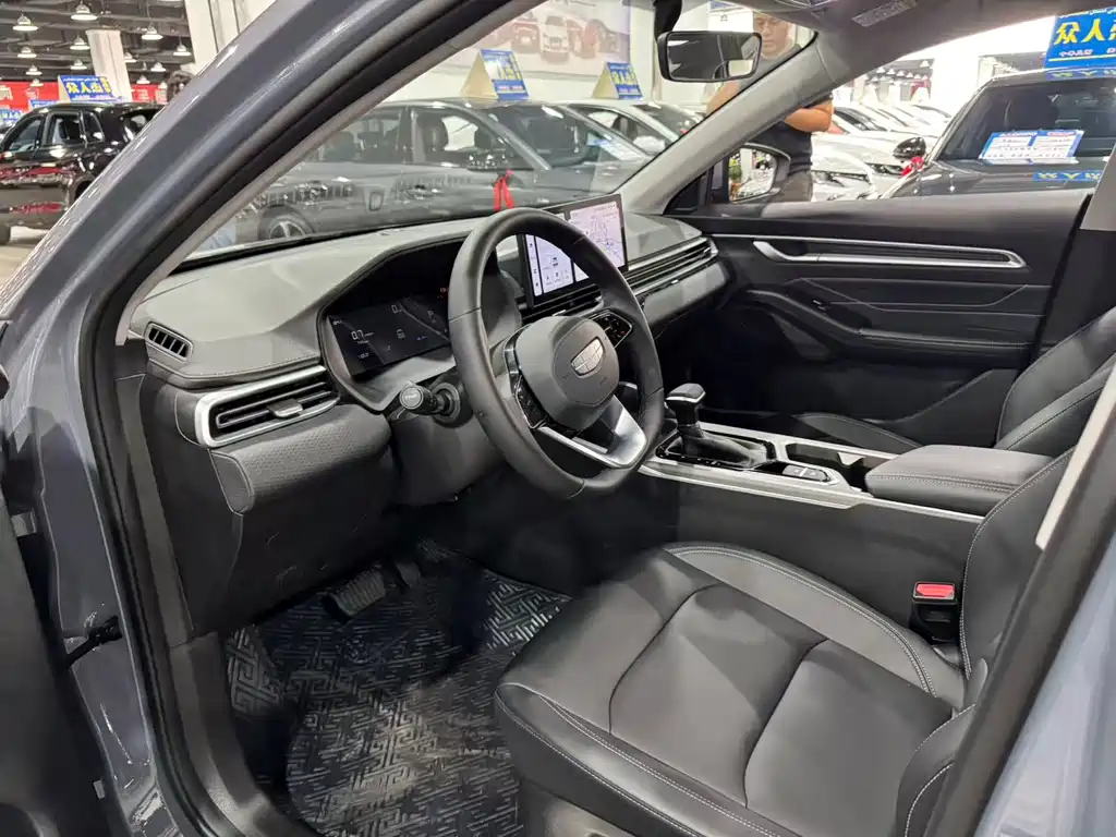 Geely Emgrand 2026