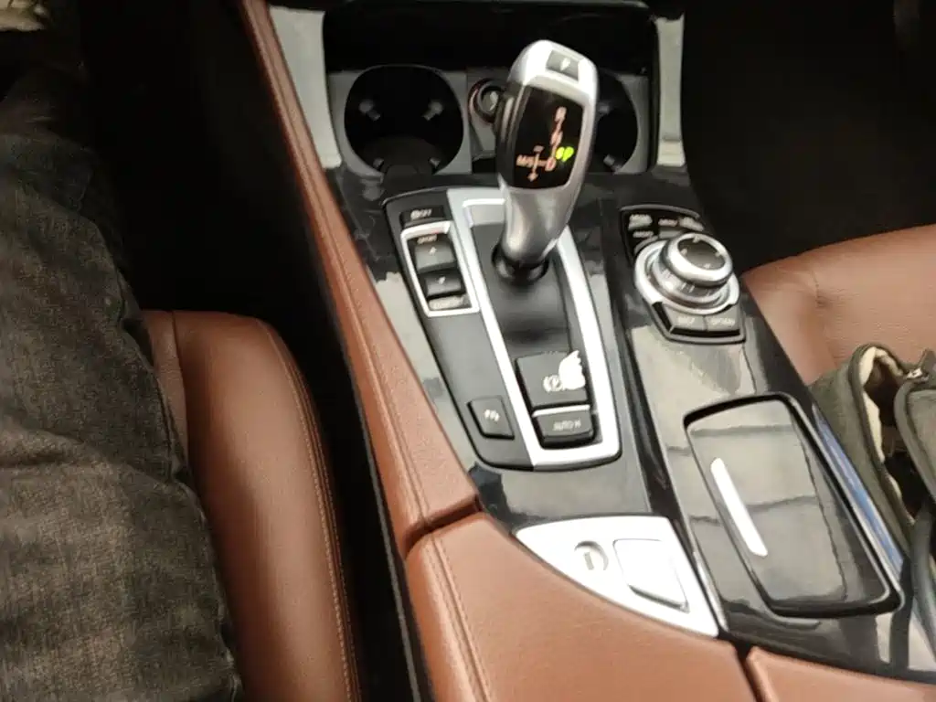 BMW 5 Series 2016 — фото 14