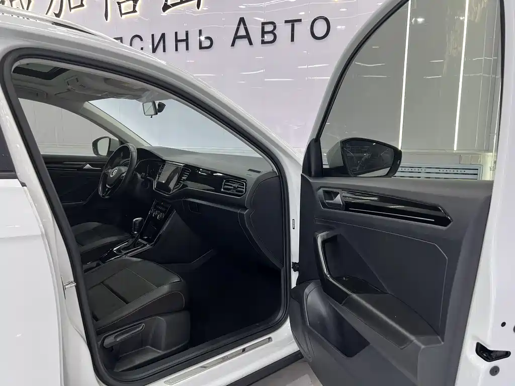 Volkswagen T-Roc 2022 — фото 19