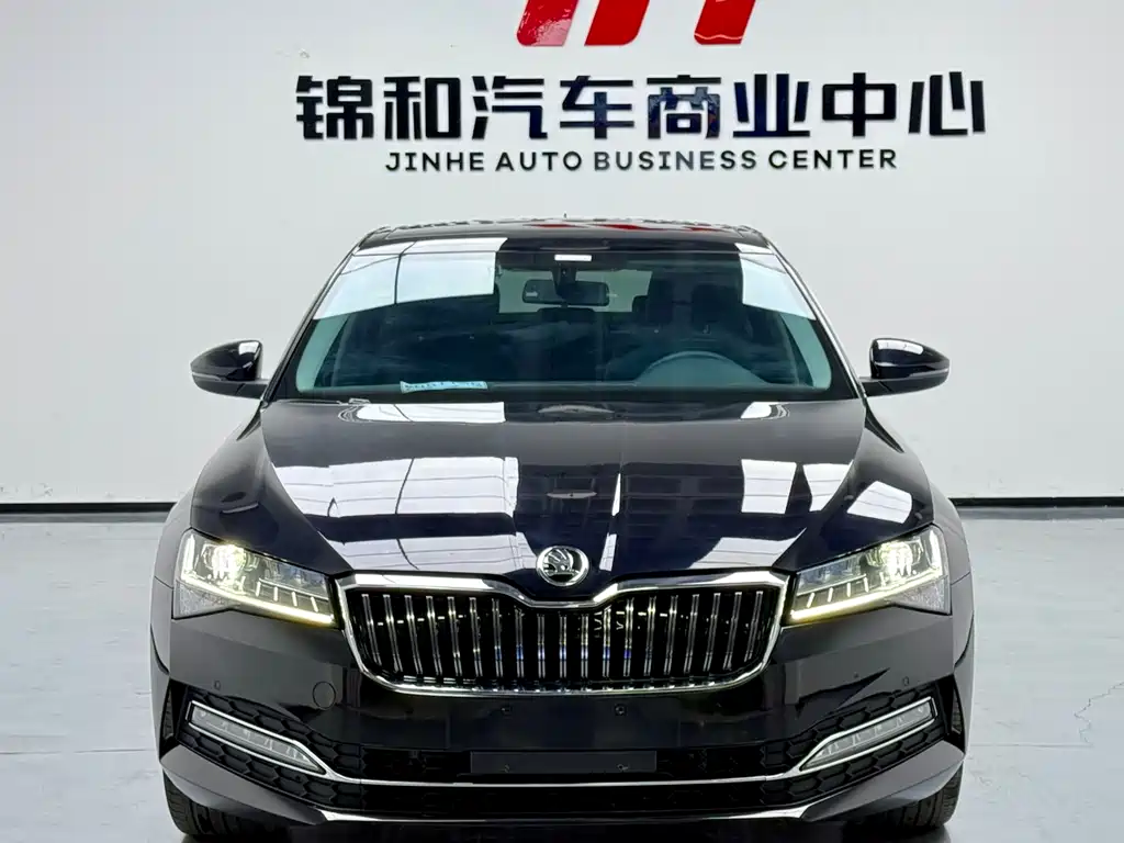 Skoda Superb 2023 — фото 2