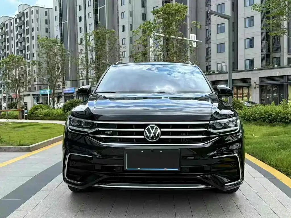 Volkswagen Tiguan L 2023 — фото 2