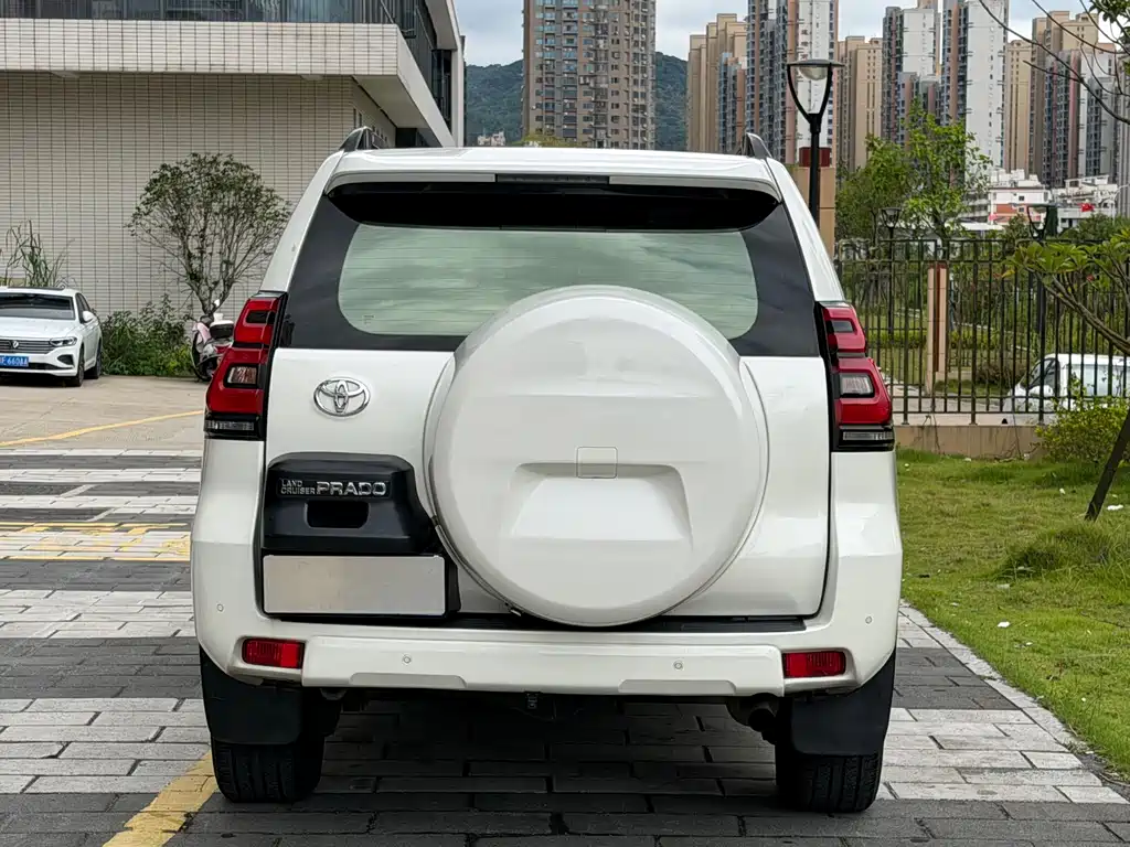 Toyota Prado 2018 — фото 3