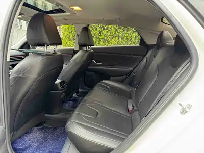 Hyundai Elantra 2022