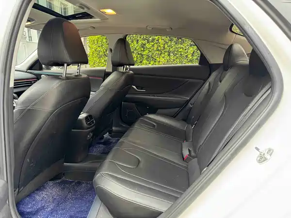 Hyundai Elantra 2022