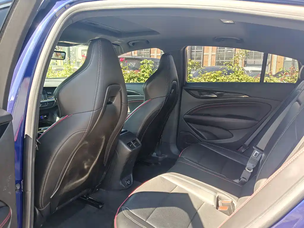 Buick Regal 2020 — фото 16