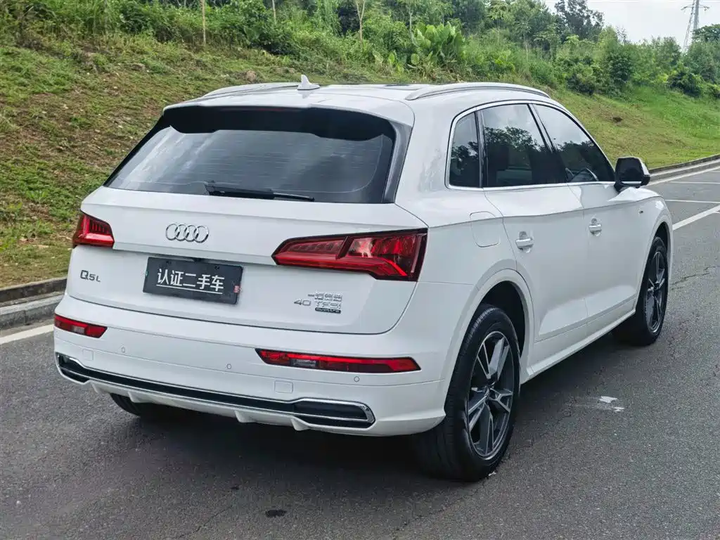 Audi Q5L 2021 — фото 7
