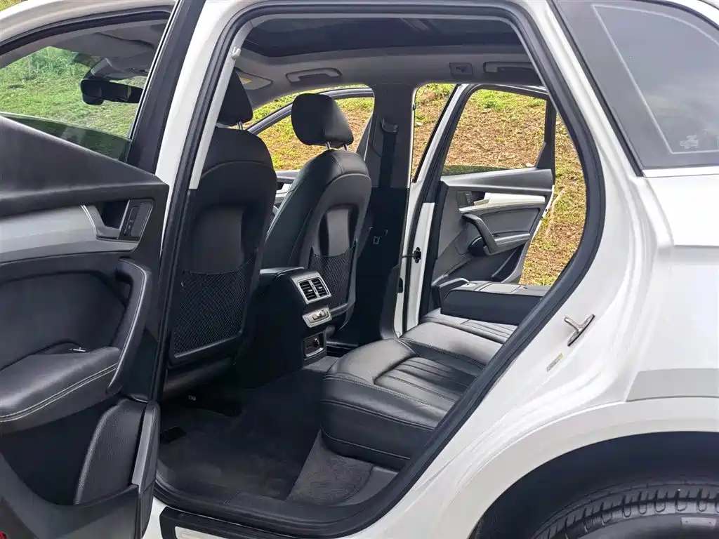 Audi Q5L 2021 — фото 10