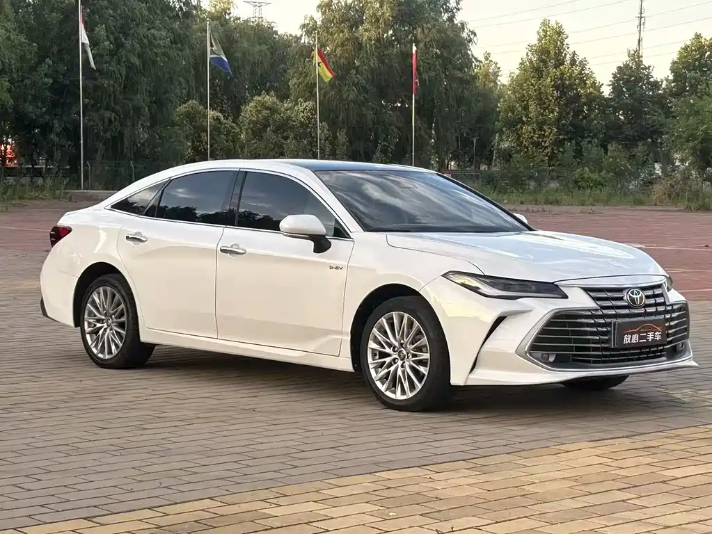 Toyota Avalon 2025 — фото 1