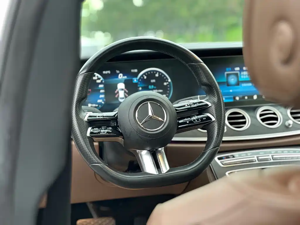 Mercedes-Benz E-Class 2021 — фото 15