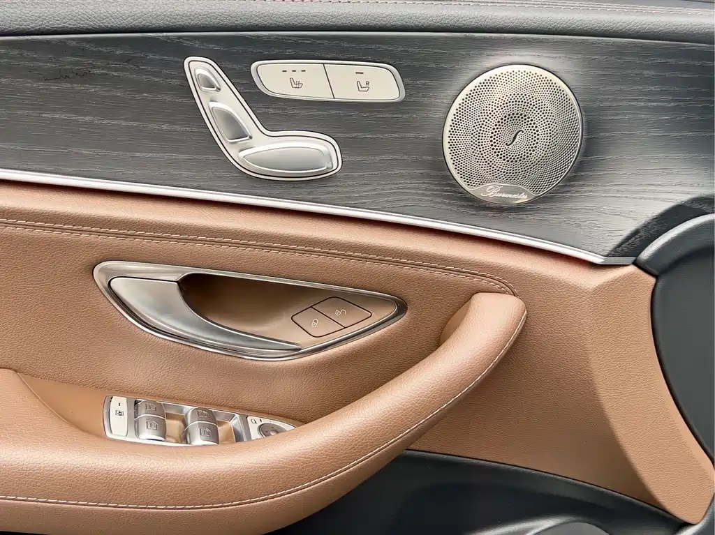 Mercedes-Benz E-Class 2022 — фото 13