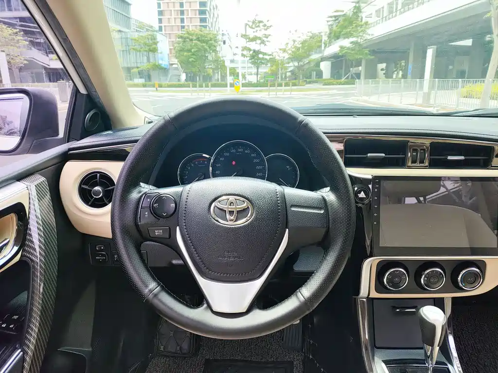 Toyota Corolla 2017 — фото 12