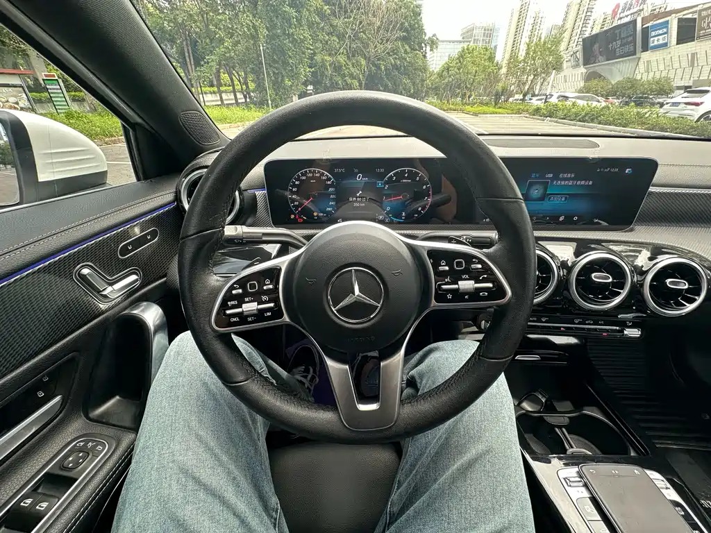 Mercedes-Benz A-Class 2019 — фото 10