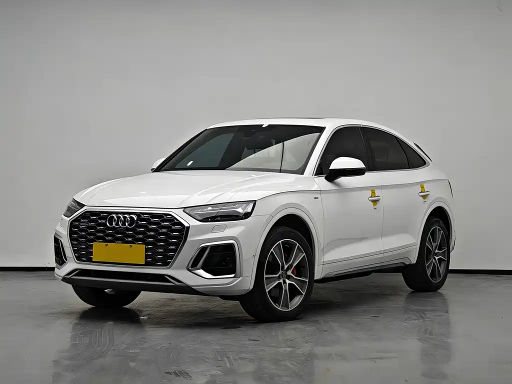 Audi Q5L Sportback 2022 — фото 1