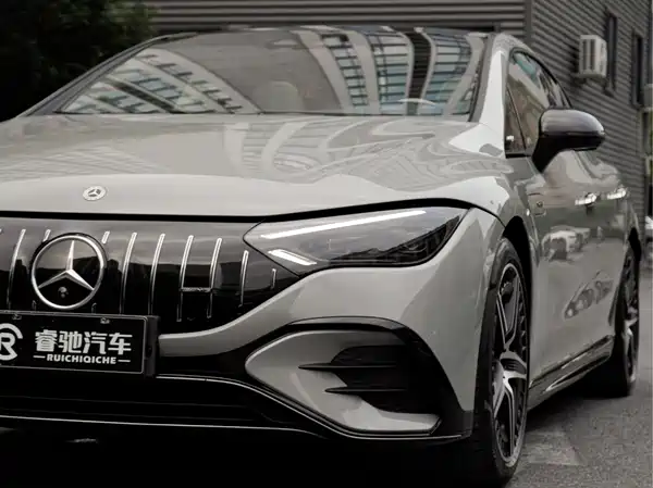 Mercedes-Benz EQE AMG 2025