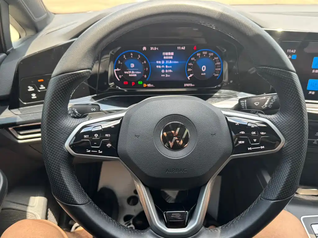 Volkswagen Golf 2022