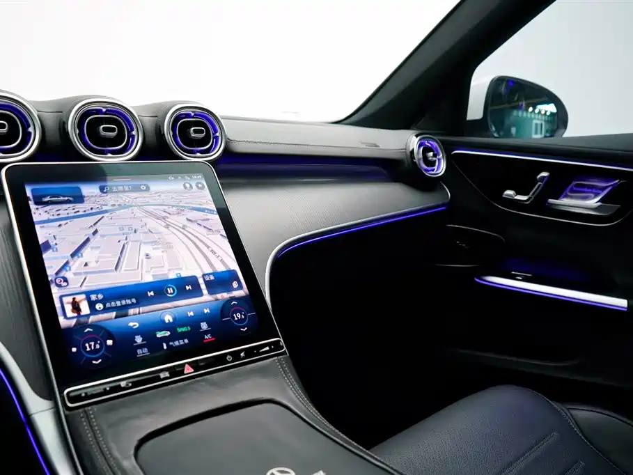 Mercedes-Benz C-Class 2023 — фото 28