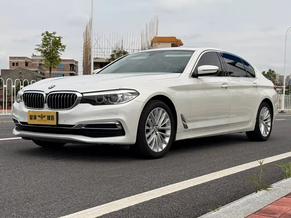 BMW 5 Series 2020 — фото 27