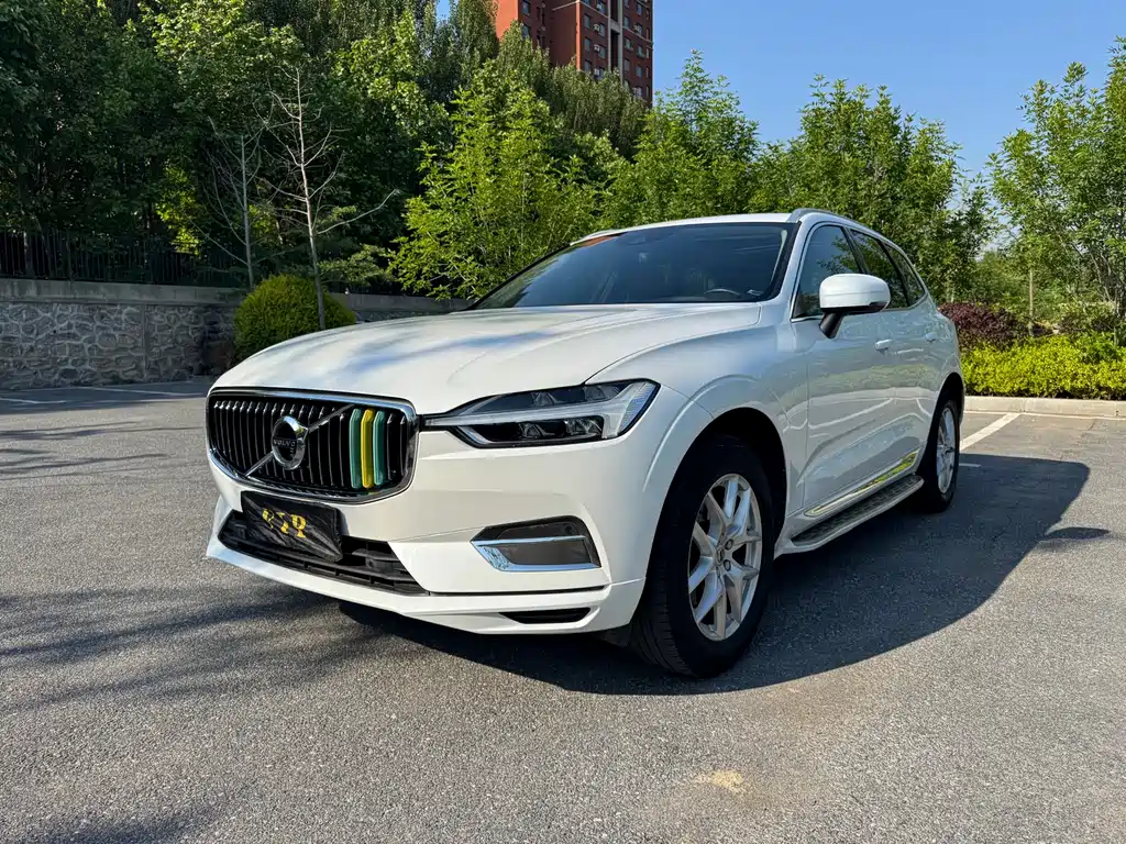 Volvo XC60 2020 — фото 2
